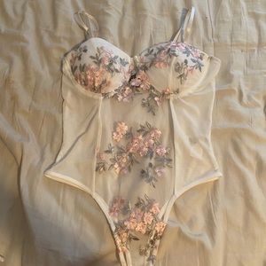 Lingerie bodysuit